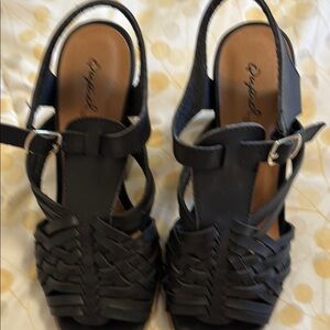Like New Black Women's Sandals